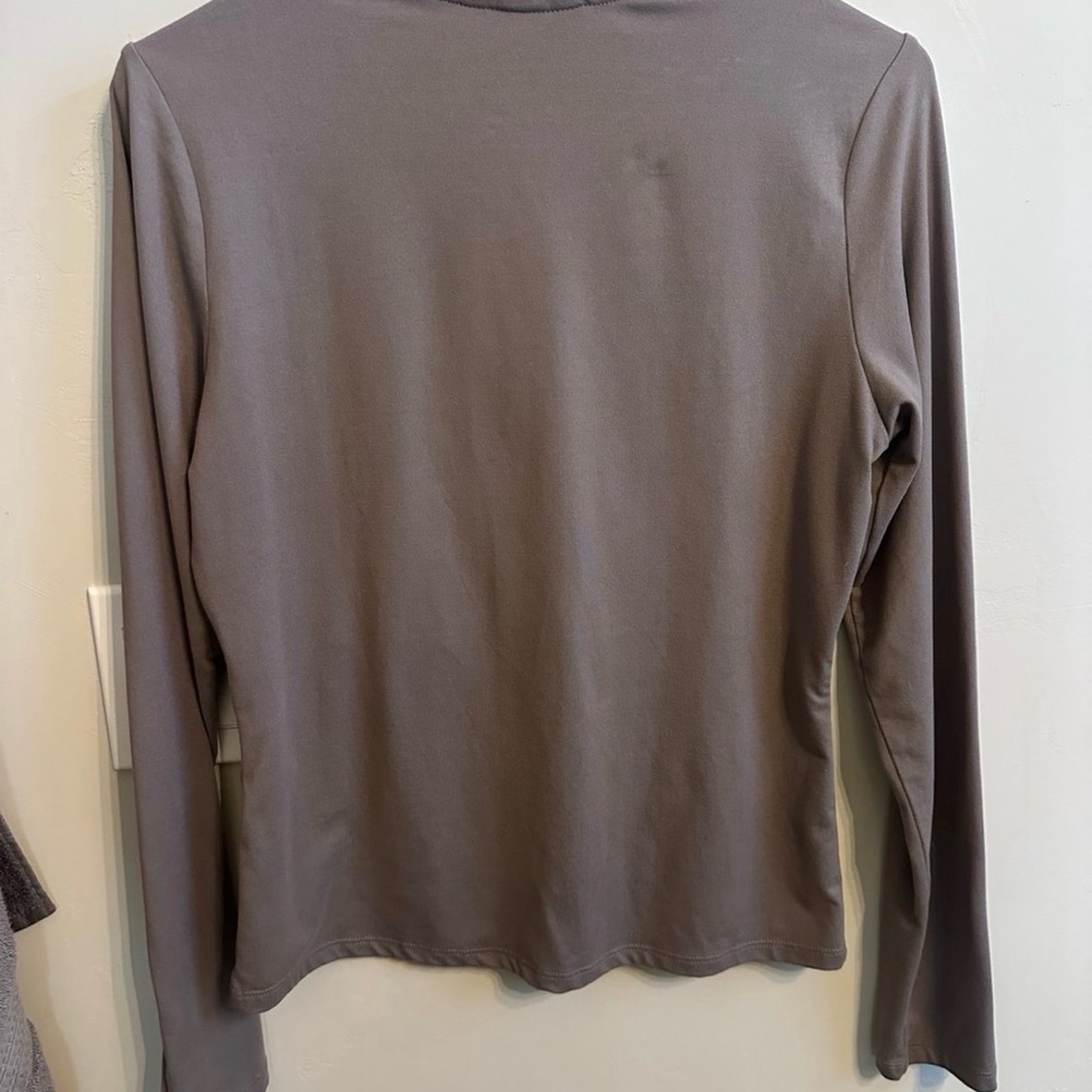 H&M Square Neck Long Sleeve Slim Fit Regular Length Top Brown Taupe | Size M - Picture 5 of 5